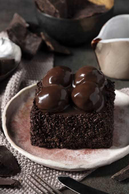 <p>Bar Siyah Profiterol&nbsp;</p>
